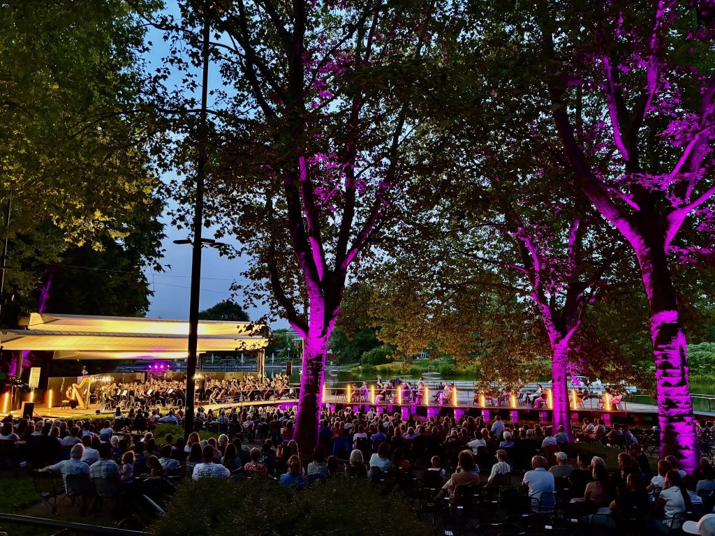 Standing Ovations unter freiem Himmel – Die „Young Classic - Sommernacht im Zoo“ begeistert Karlsruhe